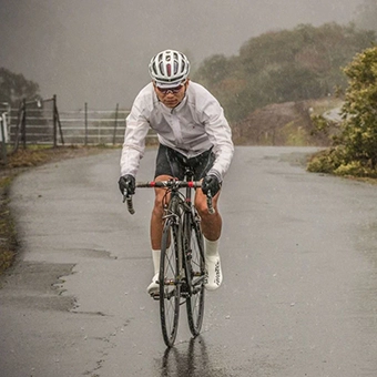 veloToze was created by a group of cyclists in Sonoma County, California. We wanted to enjoy our ride in the rain or cold and still end up with warm, dry feet.